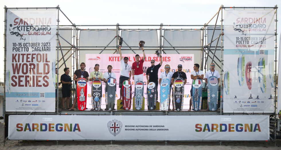 images/immagini/immagini_news/2023_10_15_KiteFoilSeries_Cagliari_D4_1P7A0112_RHb-980x524.jpg